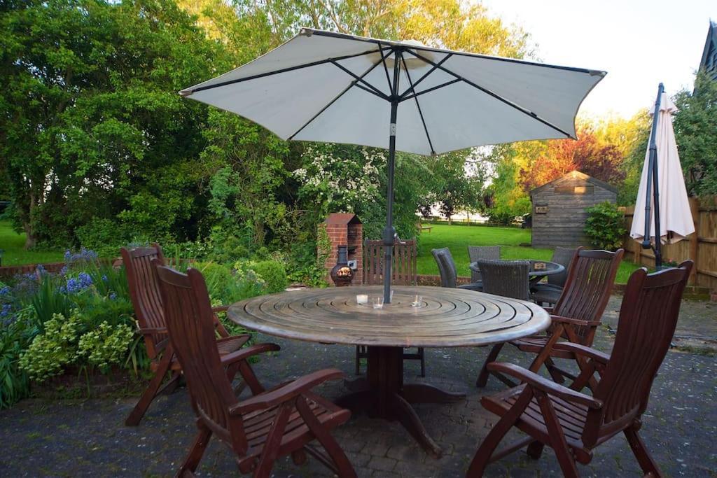 Stunning Barn Conversion Ideal For Large Families Bildeston Exterior photo