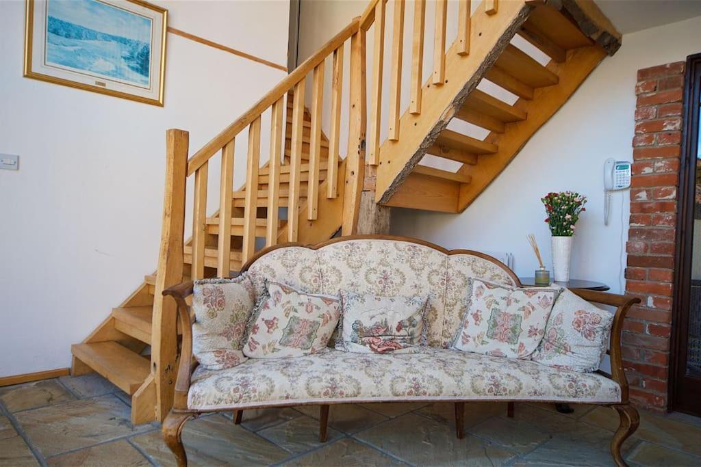 Stunning Barn Conversion Ideal For Large Families Bildeston Exterior photo