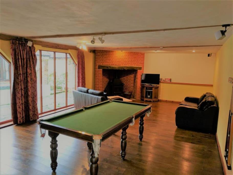 Stunning Barn Conversion Ideal For Large Families Bildeston Exterior photo